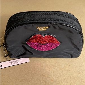 NWT......Victoria’s Secret make up bag